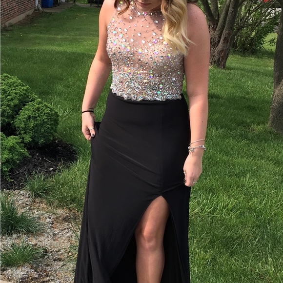 Prom dress - Picture 1 of 4